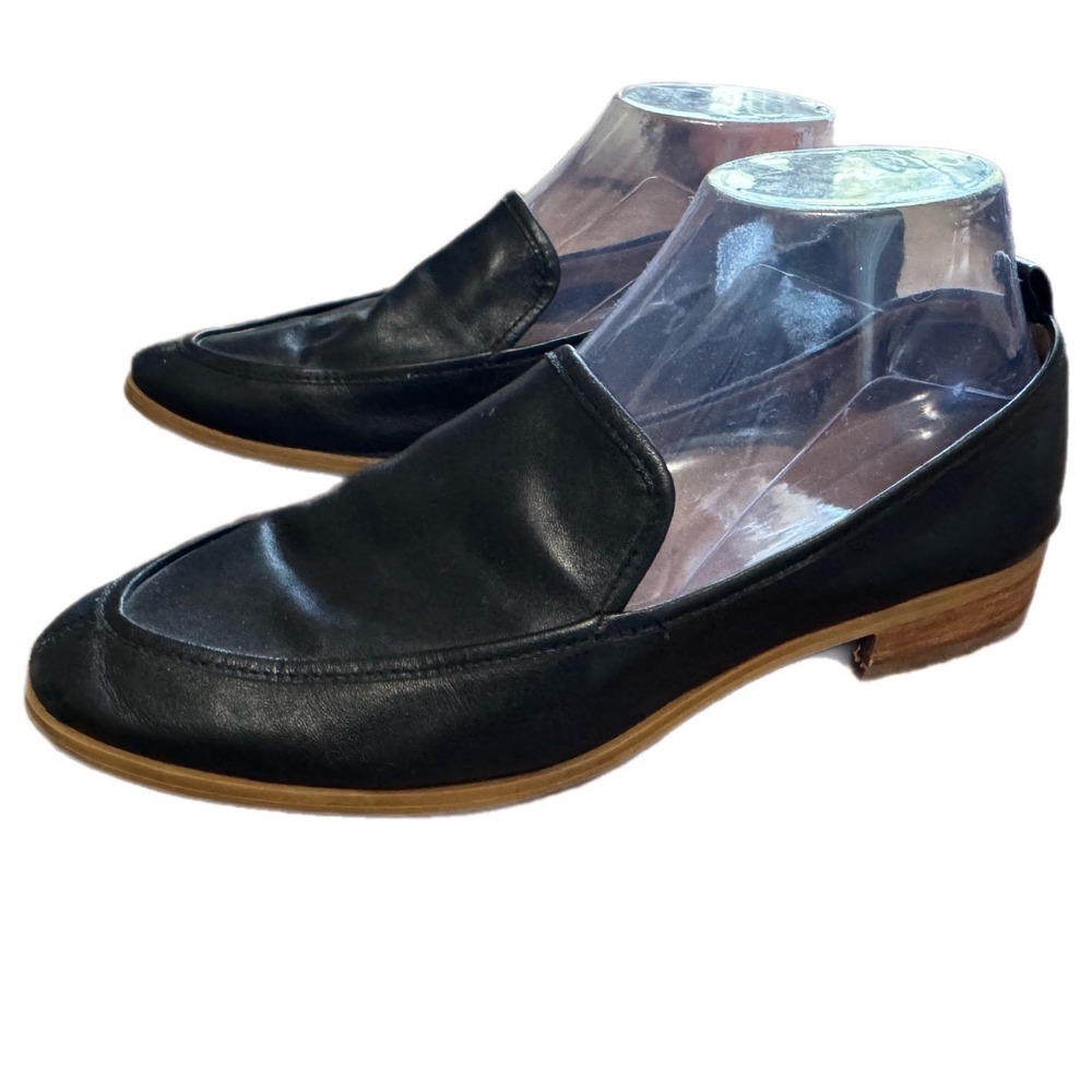 Susina Loafers Women 8.5 Black Excellent Leather Almond Toe Flat Slip On Shoes
